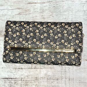 Steven Madden Floral Logobar Triofold Womens Wallet